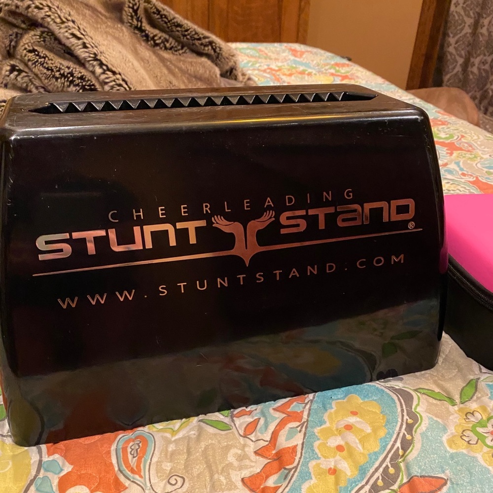 Stunt stand with sensor - like brand new!